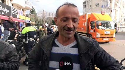 Kaskı olmayan yolcu, yoluna yürüyerek yoluna devam etti