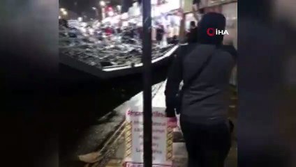 - İngiltere’de Brendan fırtınası bir AVM’nin çatısını uçurdu