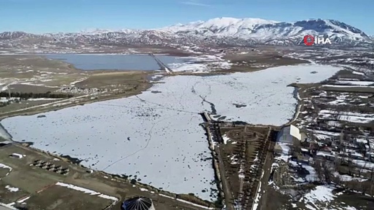 Ulaş Gölü buz tuttu