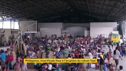 Les Philippines anticipent l’éruption du volcan Taal, qui crache des cendres