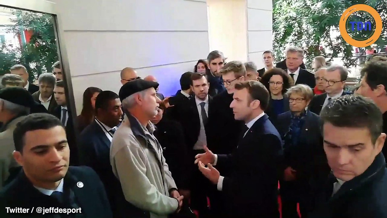 Emmanuel Macron pris à parti dans une conversation très tendue à Pau : « Monsieur, je suis gentil, moi »