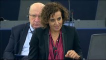 Rifirrafe entre Dolors Montserrat y Puigdemont en el Parlamento Europeo