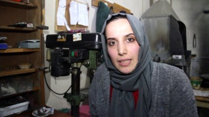 Eşine yardım için başladı, ilçede tek kadın bıçak ustası oldu