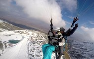 2 bin 950 metrede göl manzaralı kayak ve paraşüt keyfi
