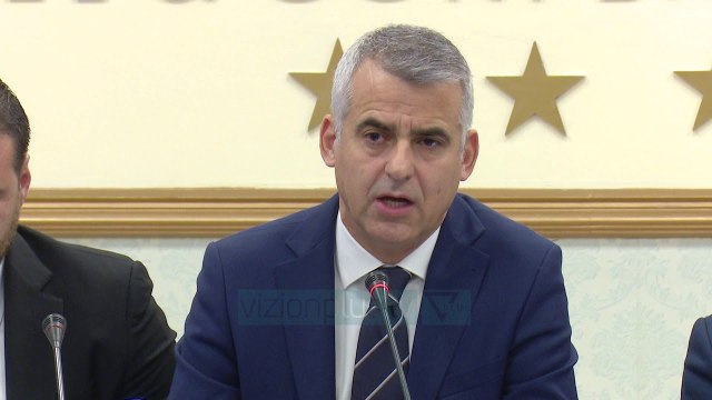 Dule: Qeveria po godet minoritetin - News, Lajme - Vizion Plus