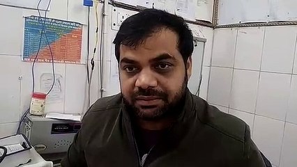 इटावा में पेड़ के नीचे दबने से तीन युवक घायल