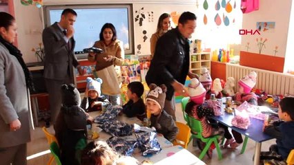 Mersin gönüllü annelerden çocuklara hediye