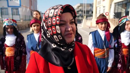 Polis Eşleri Kaynaştırma ve Yardımlaşma Derneği'nden öğrencilere destek
