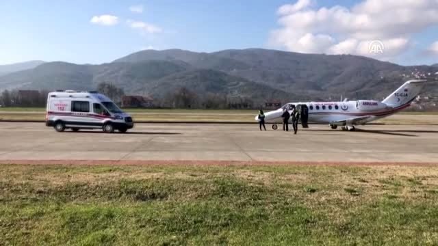 Ambulans uçak down sendromlu bebek için havalandı