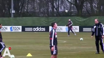 Ajax antrenmanında Messi ve Dani Alves modeli!