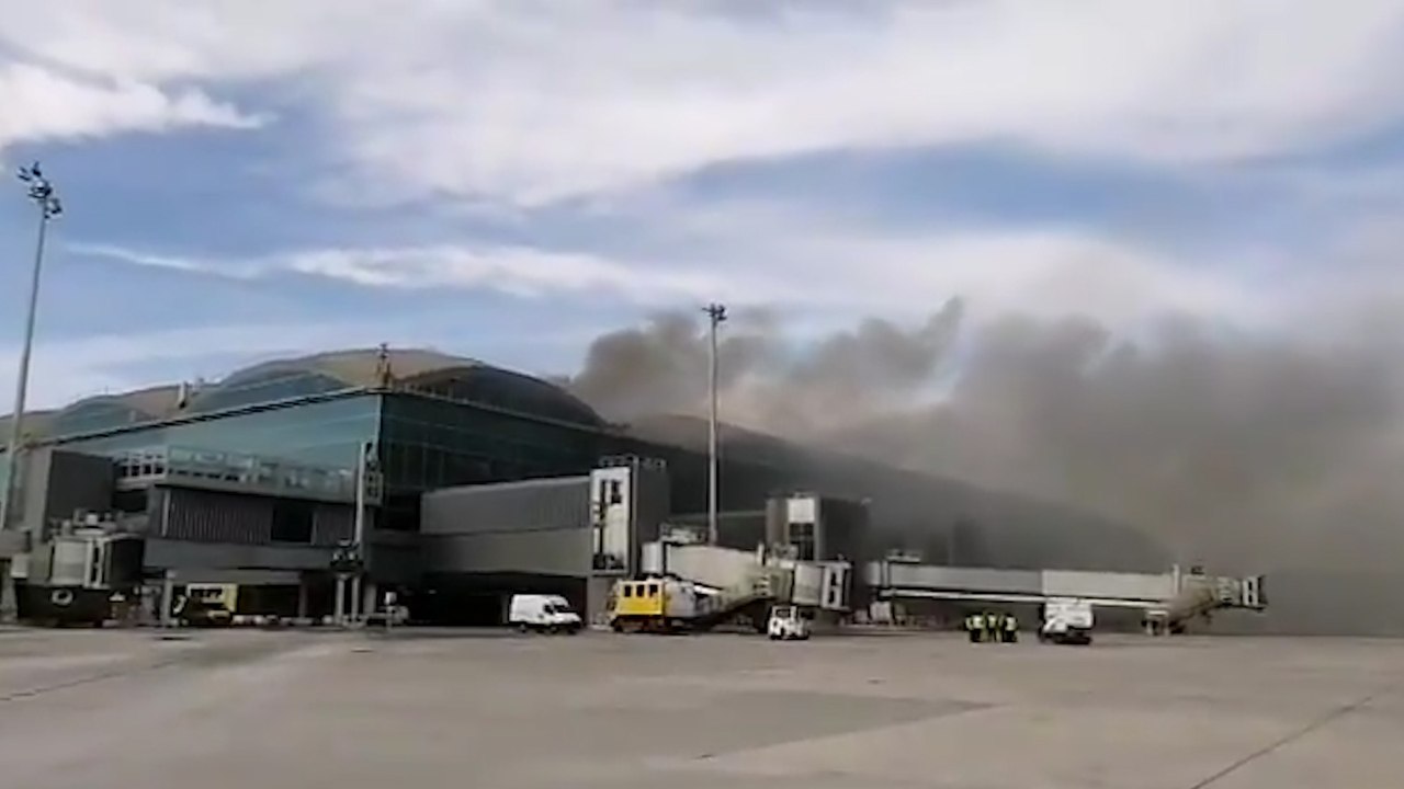 Controlado el incendio del aeropuerto de Alican...