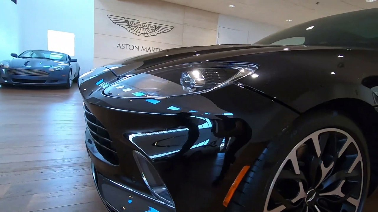 Aston Martin DBX - POV Walkaround