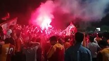 Galatasaray taraftarları 21. şampiyonluğu kutluyor