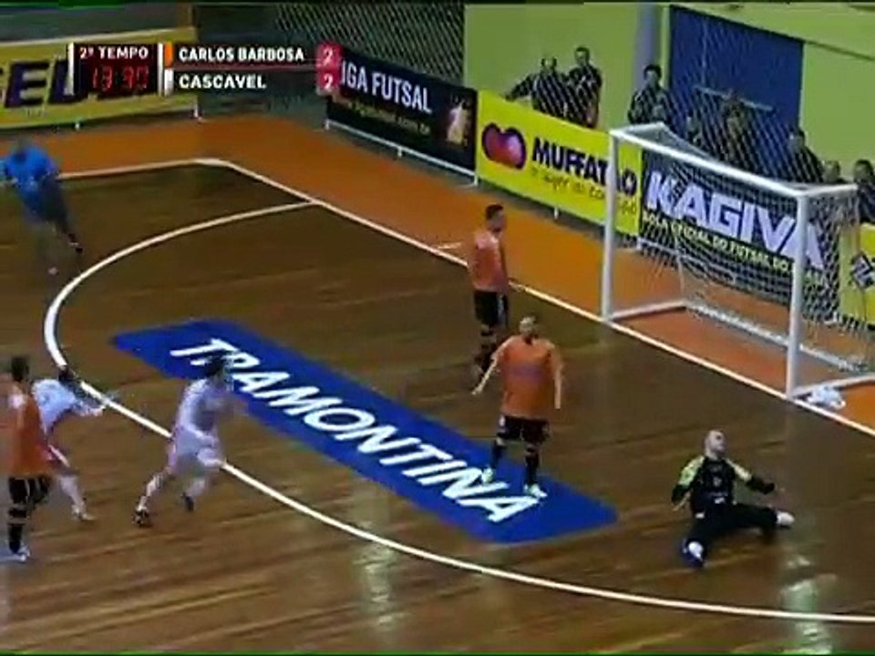 Bu çalım futbolu bıraktırır!