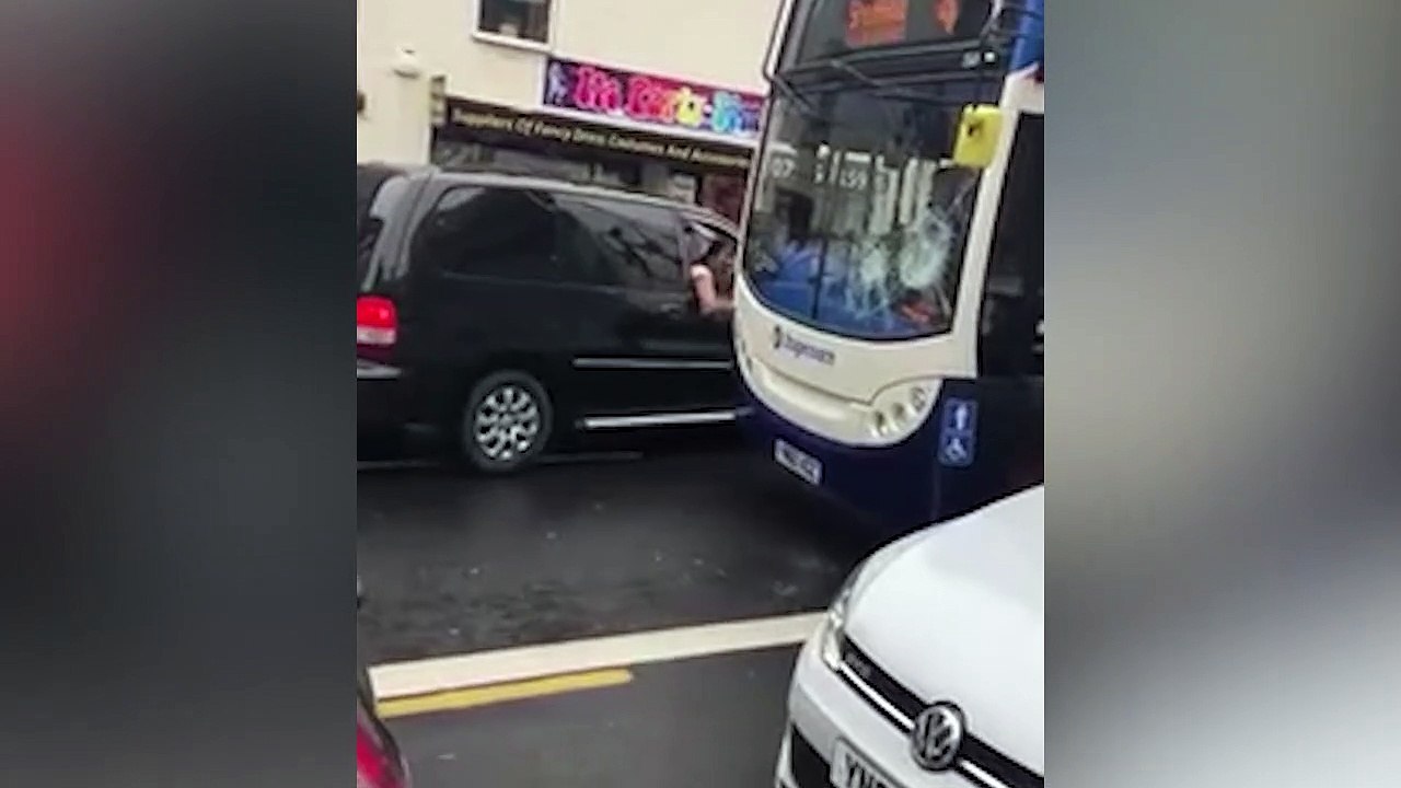Bus window 'smashed with sledgehammer' on major Sheffield Road