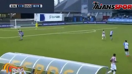 Kendi kalesine müthiş aşırtma golü!