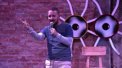 Que risa ser tico: Gustavo Peláez