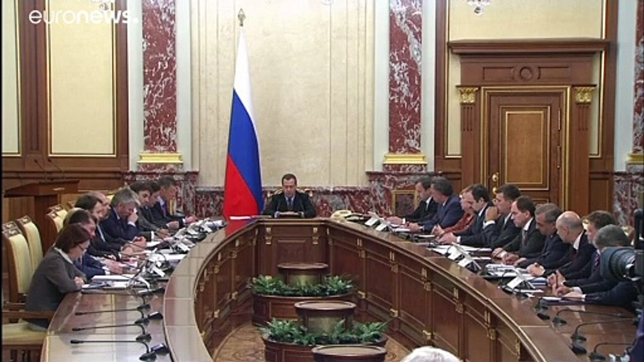 Az adóhivatal vezetője lehet az új orosz kormányfő