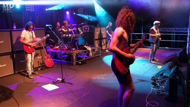 AC/DC Tribute, AC/DI - It's A Long Way To The Top (If You Wanna Rock 'N' Roll)