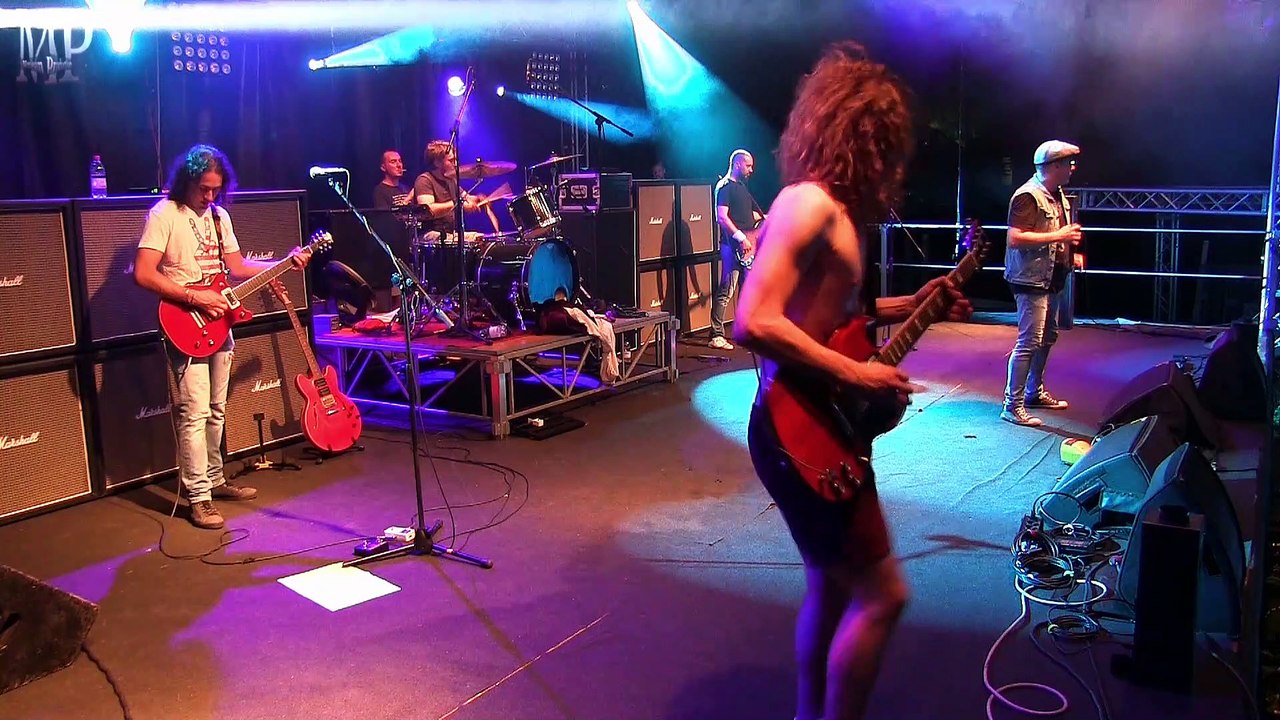 AC/DC Tribute,  AC/DI - It's A Long Way To The Top (If You Wanna Rock 'N' Roll)