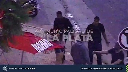 Pelea frente a un bar céntrico