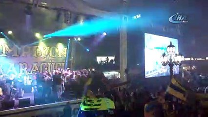 Ankaragücü'nde Süper Lig coşkusu! Taraftarlar Kızılay Meydanı’na akın etti