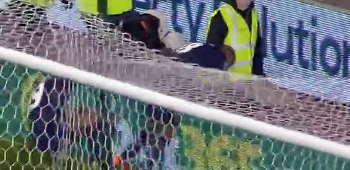 Ashley Young mermi gibi vurdu!