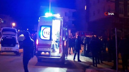 Ticari araç ve otomobil çarpıştı: 5 yaralı