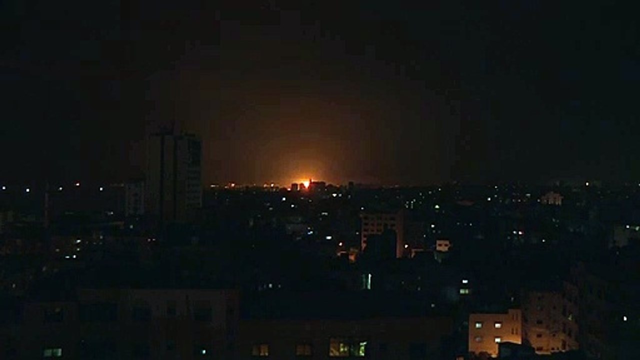 Israel revida e ataca Hamas