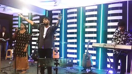 Prince_E.Robinson live praise & worship