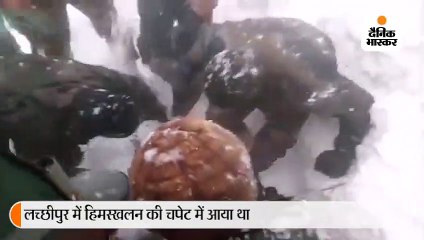 सेना ने बचाई बर्फ में दबे युवक की जान