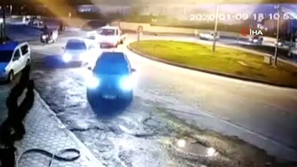 Bölge esnafı kazaların yaşandığı kavşağa tedbir alınmasını istiyor