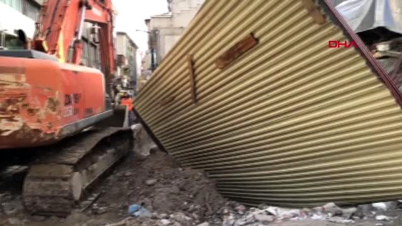 Sakarya'da temel kazısı sırasında kazı alanının yanındaki bina çöktü-2