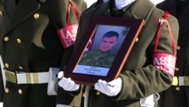 Hakkari'de eğitim kazasında şehit olan askerler için tören düzenlendi