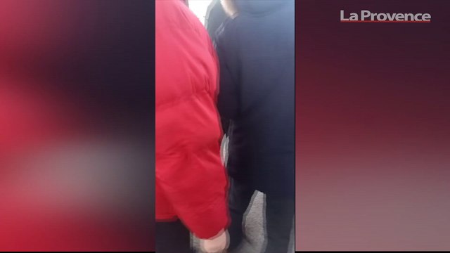 Navire bloqué à l’entrée du port de Marseille : les passagers du Tariq Ibn Ziyad forcent la porte d’entrée