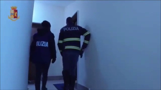 Napoli - sgominata gang dei falsi incidenti stradali: 10 arresti