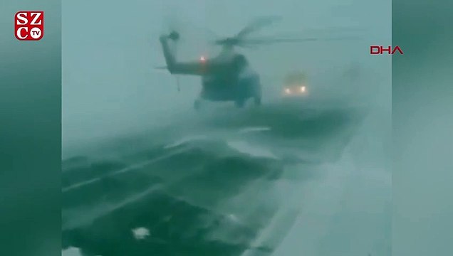 Helikopter kar fırtınası nedeniyle otoyola acil iniş yaptı