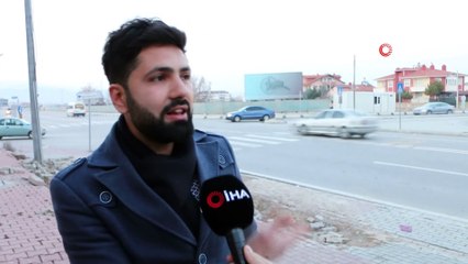 Seyir halindeki araca çarpıp devrilen otomobil kamerada