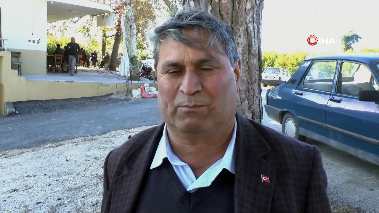 Park halindeki otomobilde çıkan yangın saniye saniye kamerada