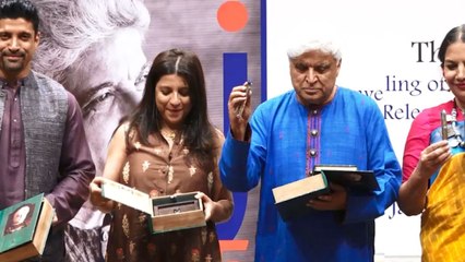 Télécharger la video: Farhan-Shibani, Zoya Akhtar, Shabana Azmi and others attend The world of Javed Akhtar exhibition