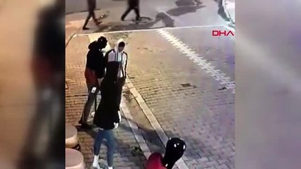 Cansız mankenin üzerindeki montu böyle çaldı