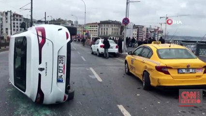 Galata Köprüsü'deki kaza trafiği altüst etti