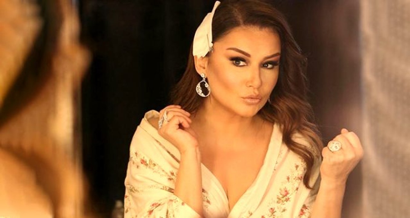 Deniz Seki arkadaşlarıyla fotoğraf paylaştı! Herkes "Arkandaki Ekrem İmamoğlu mu?" diye sordu