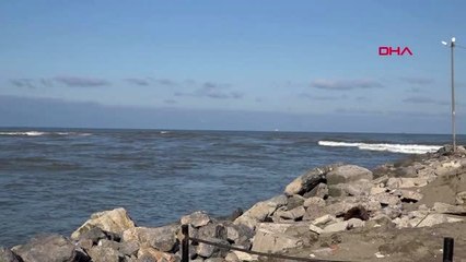 Sakarya devrilen şişme bottan düşen 2 kişi kurtarıldı