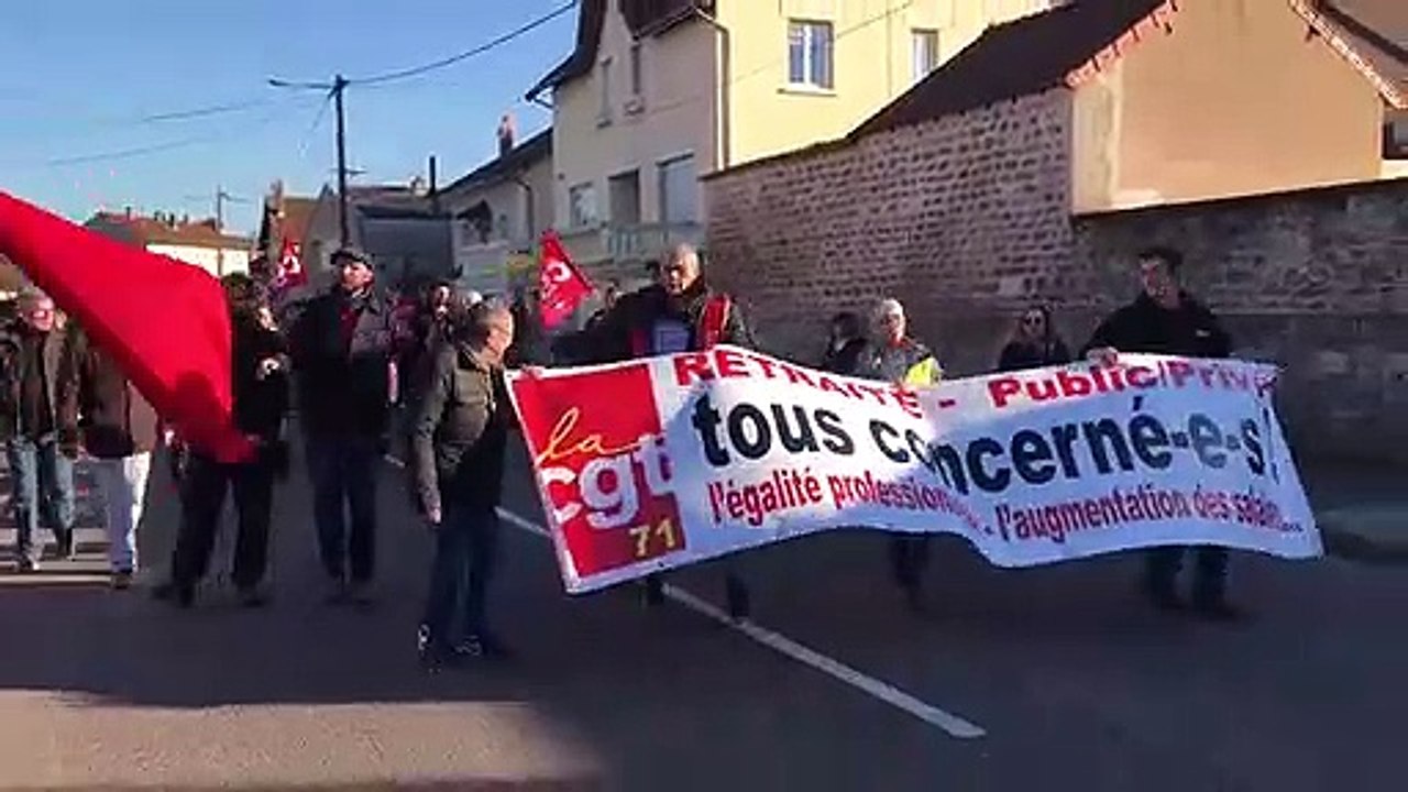À Autun, on manifeste en dansant et chantant "Bella ciao" ce jeudi 16 janvier