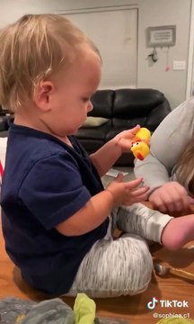 La tête de cet enfant... vous allez exploser de rire !