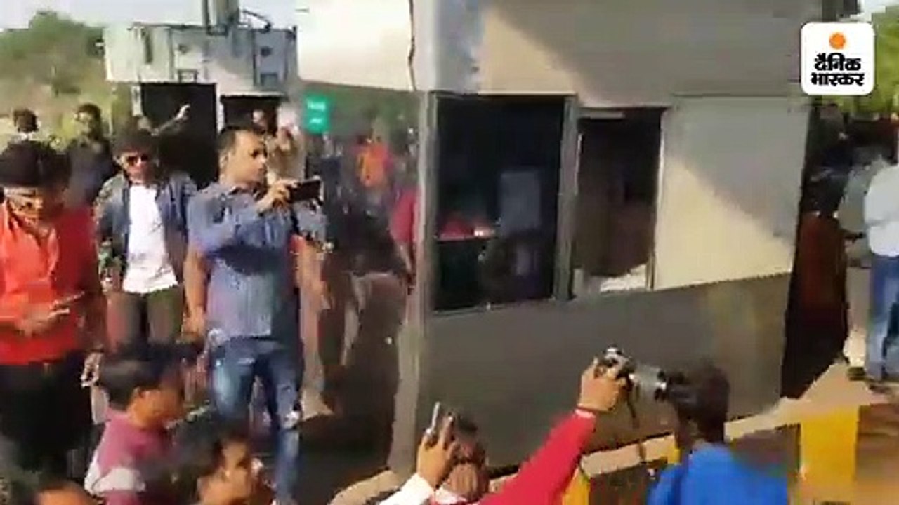 राजनांदगांव की गाड़ियों से टोल वसूली का विरोध