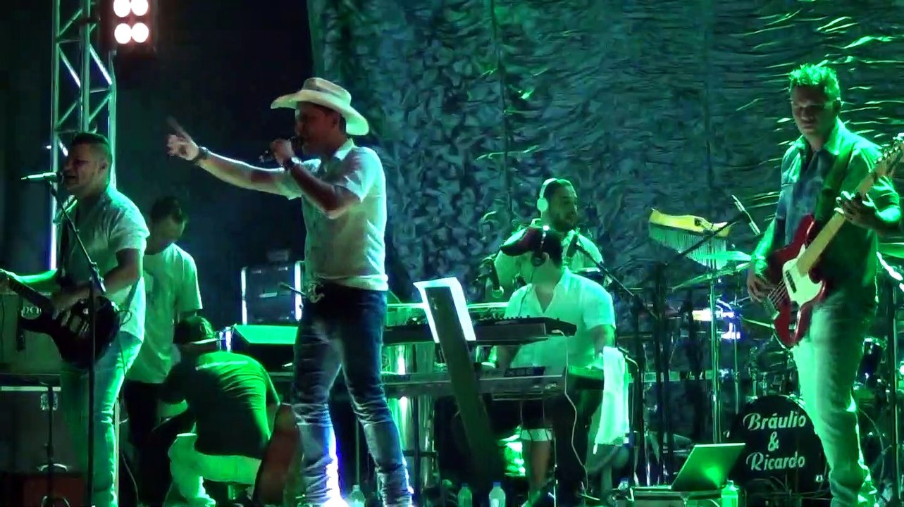 Bráulio & Ricardo - Reveillon 2017 em Pingo D'água MG (3)