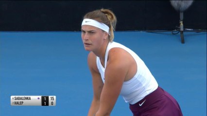 Tải video: Sabalenka shocks Halep to reach semis