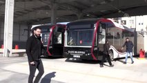 Elazığ Belediyesi halk otobüslerine dezenfeksiyon işlemi uyguluyor